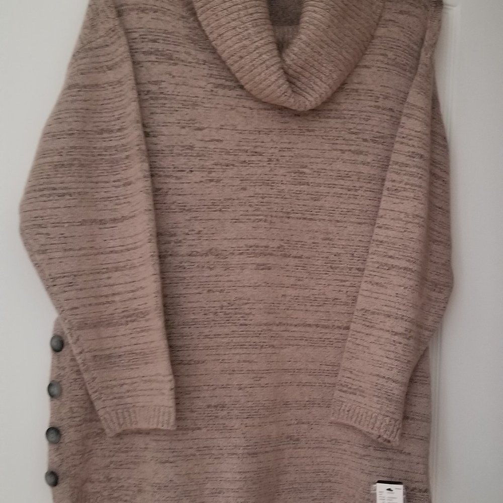 AGB Woman cowlneck sweater size 1X pretty rose color